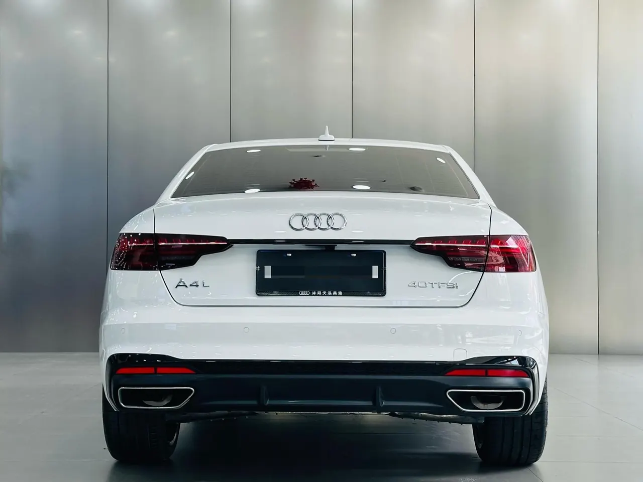 Audi 2025 A4L 2.0TFSI 40TFSI 2 million‑vehicle celebration edition, luxury sporty model, automatic transmission 8