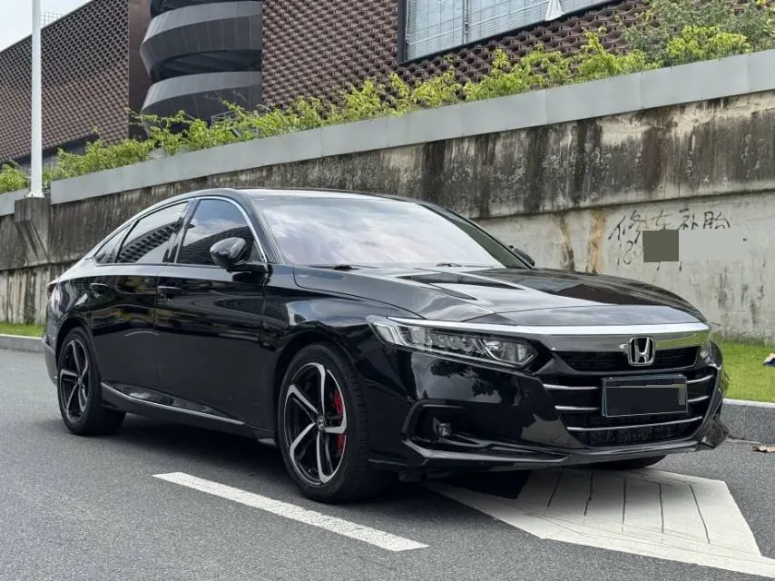 Honda 2022 10th Generation Accord 1.5T Stepless 260TURBO Deluxe Automatic Gear 3