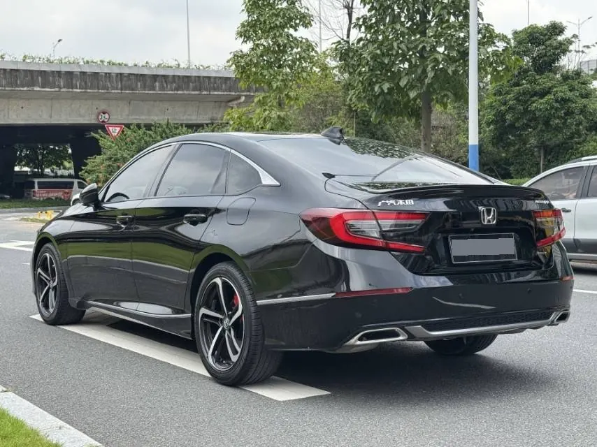 Honda 2022 10th Generation Accord 1.5T Stepless 260TURBO Deluxe Automatic Gear 4