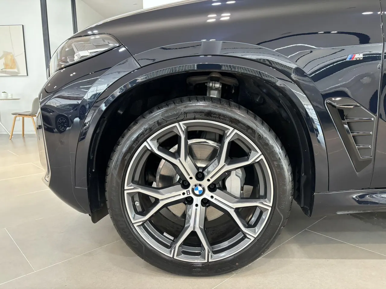 BMW 2025 X5 xDrive30Li 48V 2.0T exclusive m sports obsidian night suit automatic gear 6