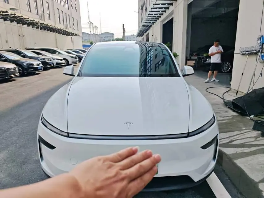 Tesla 2025 Model Y long endurance all-wheel drive version (modified) automatic gear 2