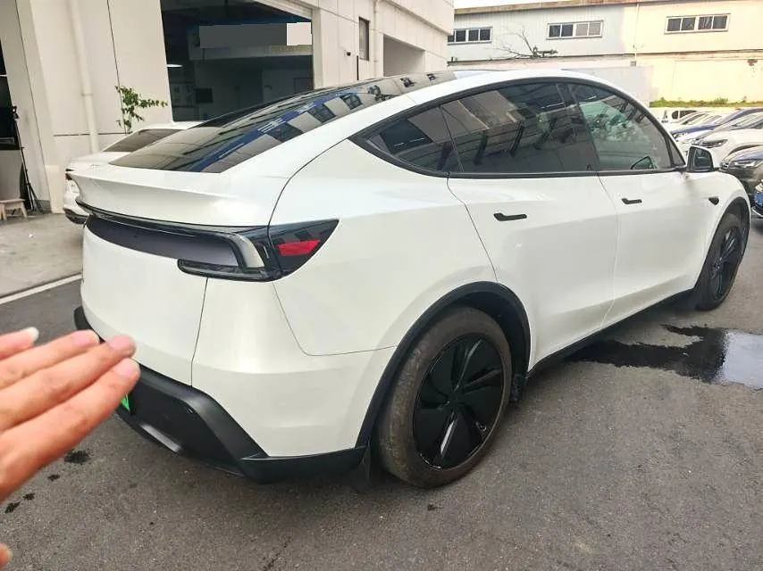 Tesla 2025 Model Y long endurance all-wheel drive version (modified) automatic gear 3