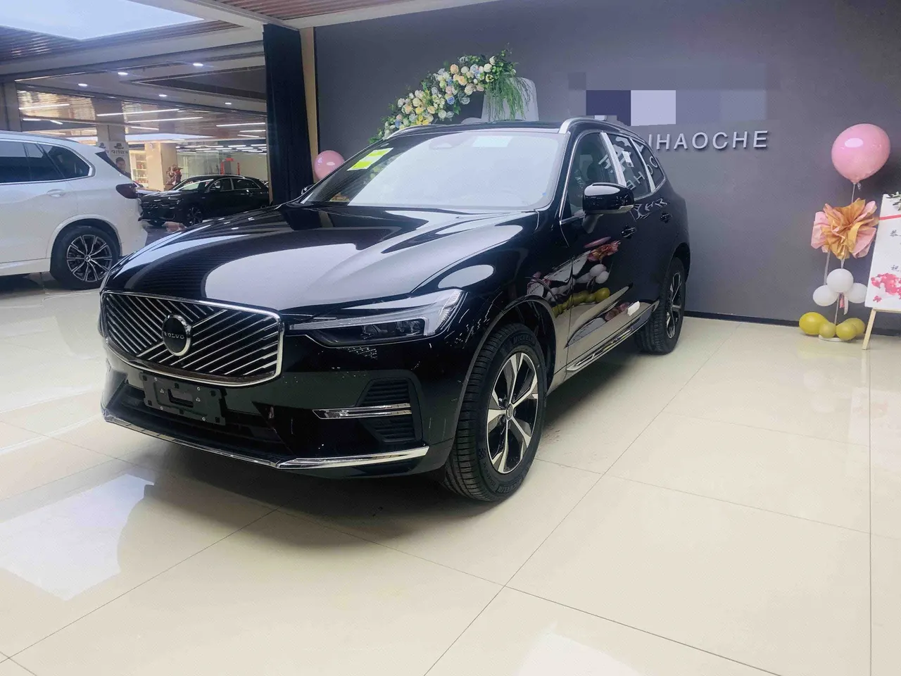 Open image lightbox: Volvo 2026 XC60 48V 2.0T B5 All-Wheel Drive Intelligent Luxury Edition Automatic Transmission