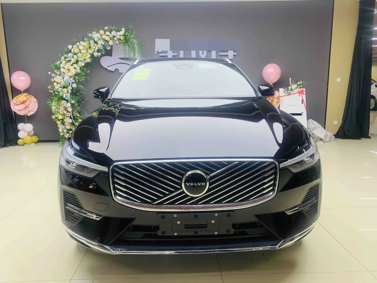 Volvo 2026 XC60 48V 2.0T B5 All-Wheel Drive Intelligent Luxury Edition Automatic Transmission 3