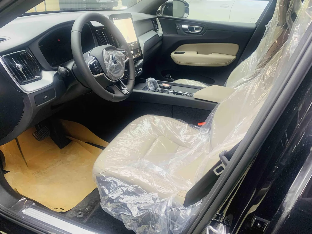 Volvo 2026 XC60 48V 2.0T B5 All-Wheel Drive Intelligent Luxury Edition Automatic Transmission 5