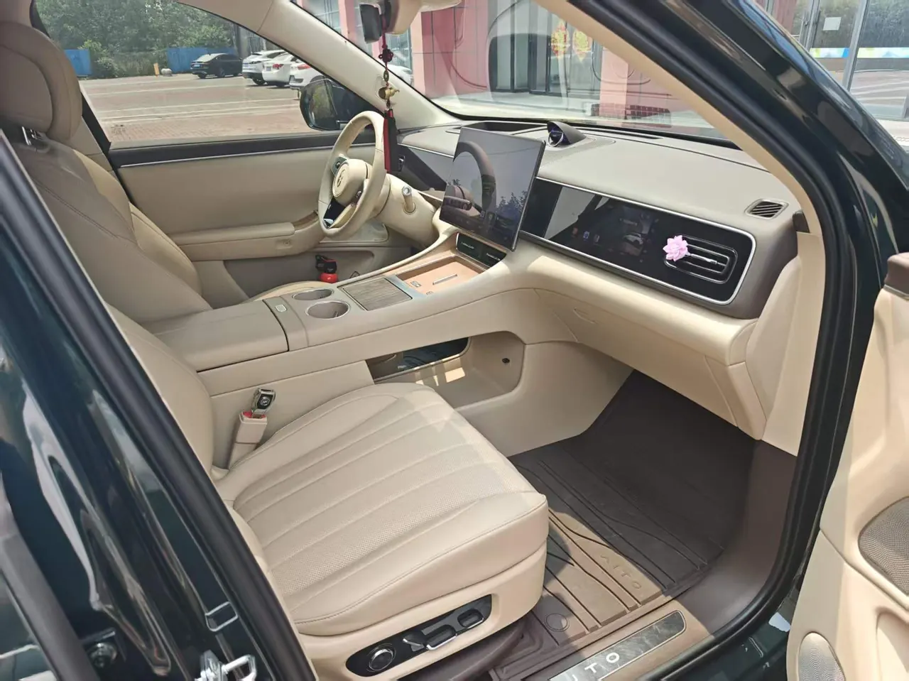 AITO 2026 AITO M7 extended range Max 4-wheel drive version 5 (192-line laser Radar) automatic gear 5