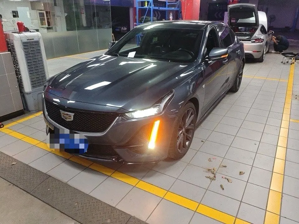 Open image lightbox: Cadillac 2021 CT5 2.0T 28T Platinum Automatic Gear