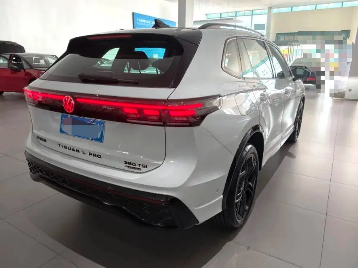 Volkswagen 2025 Tiguan L PRO 2.0TSI 380TSI Four-wheel Drive R-Line Smart Edition Automatic Gear 7