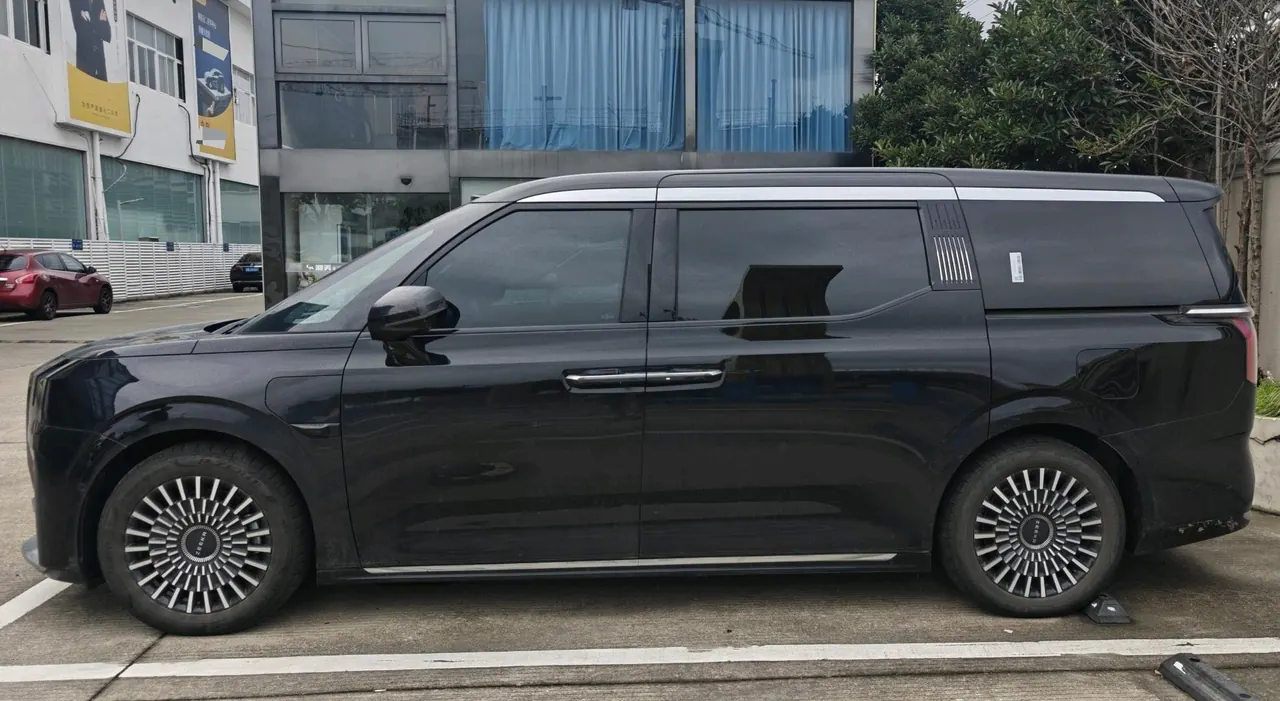 Zeekr 2024 Zeekr 009 six-seat executive version four-wheel drive 108kWh automatic gear 2