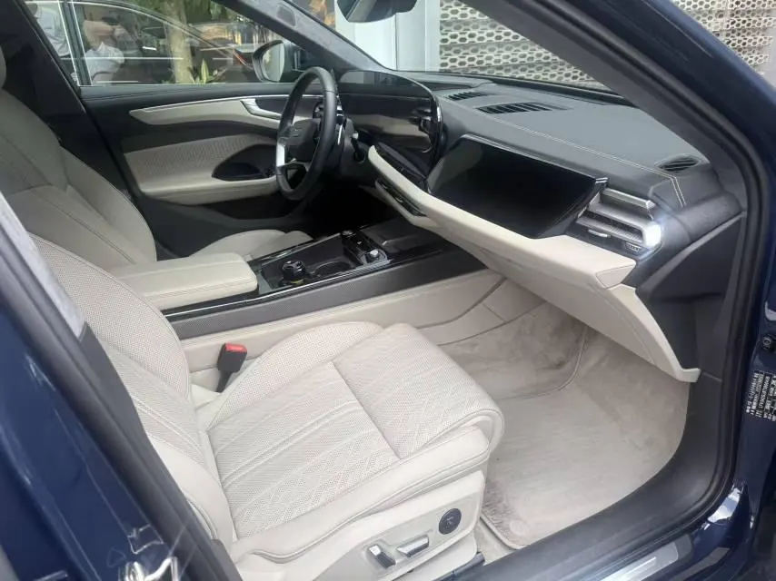 Audi 2026 A6L 2.0T Quattro Enjoy Elegant Automatic Gear 4