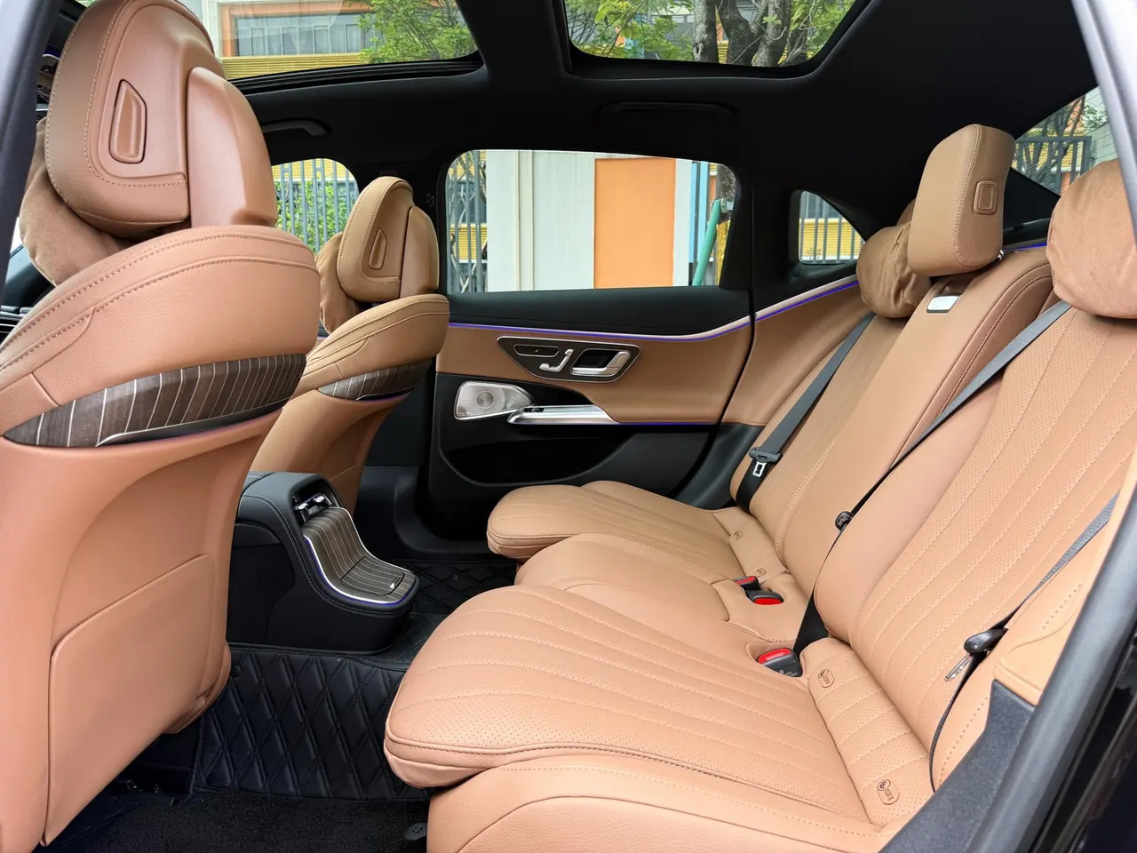 Mercedes Benz E Class 2025 E 300 L 48V 2.0T Luxury Automatic Gear 20