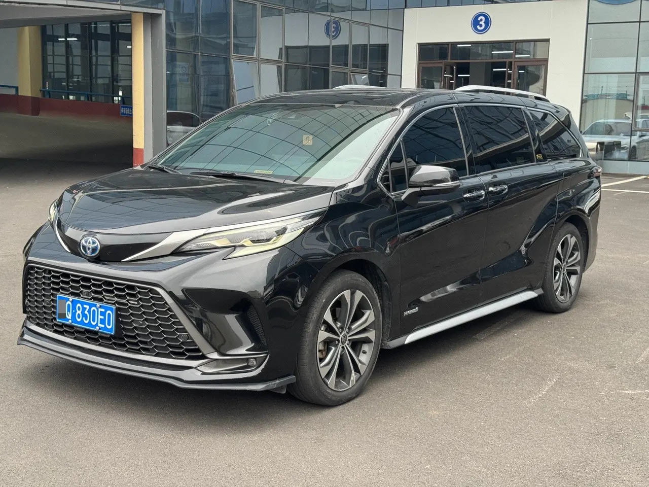 Open image lightbox: Toyota 2023 Grevia HYBRID 2.5 Stepless VIP Edition Automatic Gear