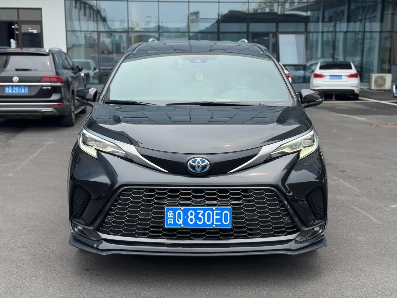 Toyota 2023 Grevia HYBRID 2.5 Stepless VIP Edition Automatic Gear 2