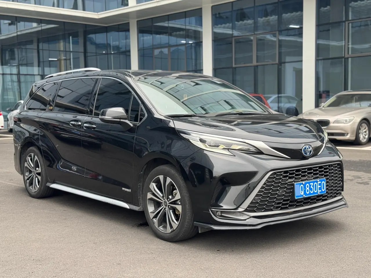 Toyota 2023 Grevia HYBRID 2.5 Stepless VIP Edition Automatic Gear 3
