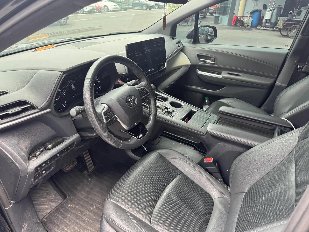 Toyota 2023 Grevia HYBRID 2.5 Stepless VIP Edition Automatic Gear 4