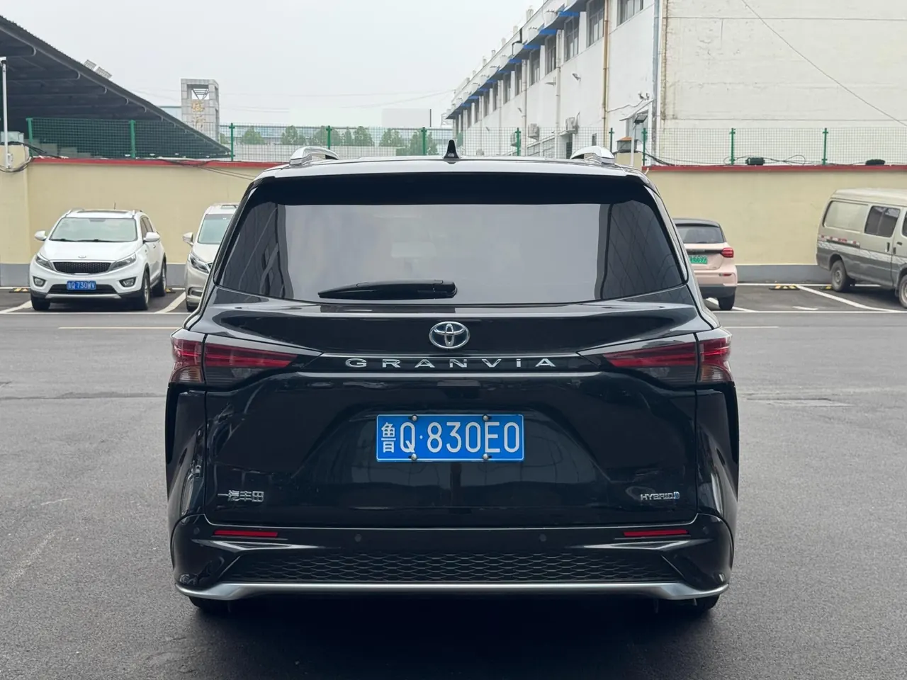 Toyota 2023 Grevia HYBRID 2.5 Stepless VIP Edition Automatic Gear 8
