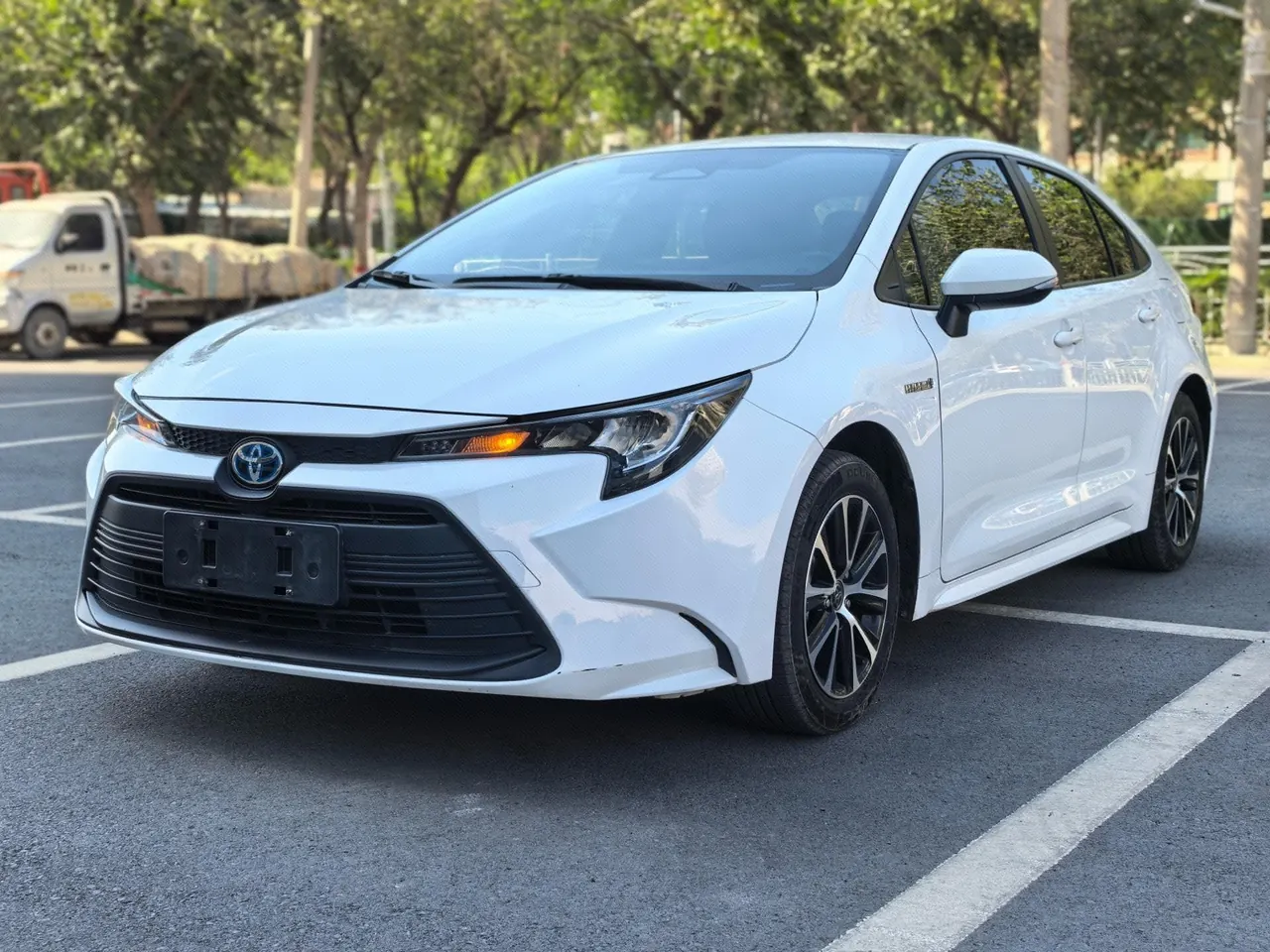 Open image lightbox: Toyota 2023 Lei Ling Shuangqing 1.8 Stepless Intelligent Electric Hybrid Leading Edition Automatic Gear