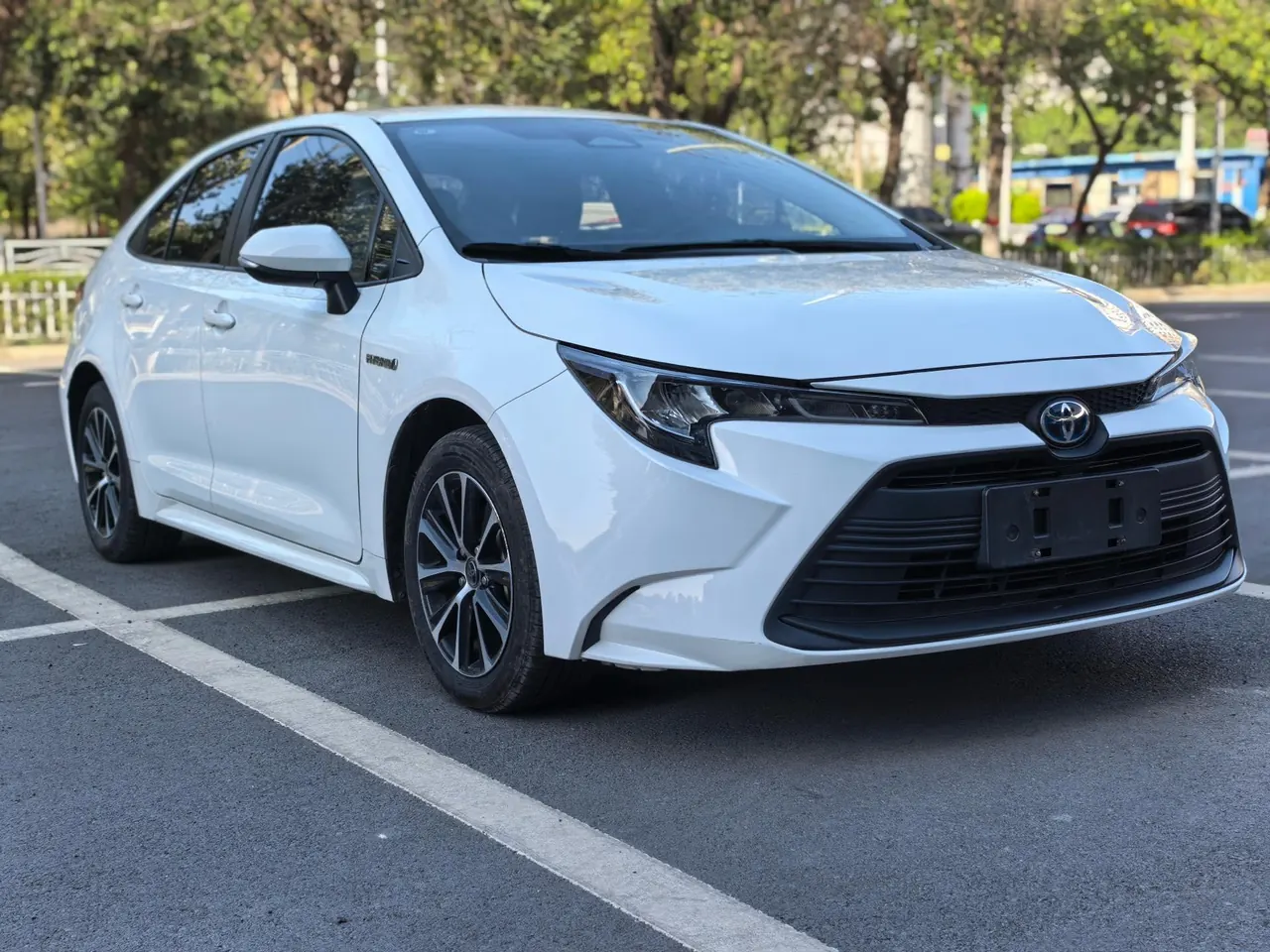 Toyota 2023 Lei Ling Shuangqing 1.8 Stepless Intelligent Electric Hybrid Leading Edition Automatic Gear 2