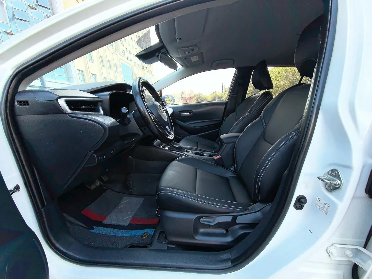 Toyota 2023 Lei Ling Shuangqing 1.8 Stepless Intelligent Electric Hybrid Leading Edition Automatic Gear 4