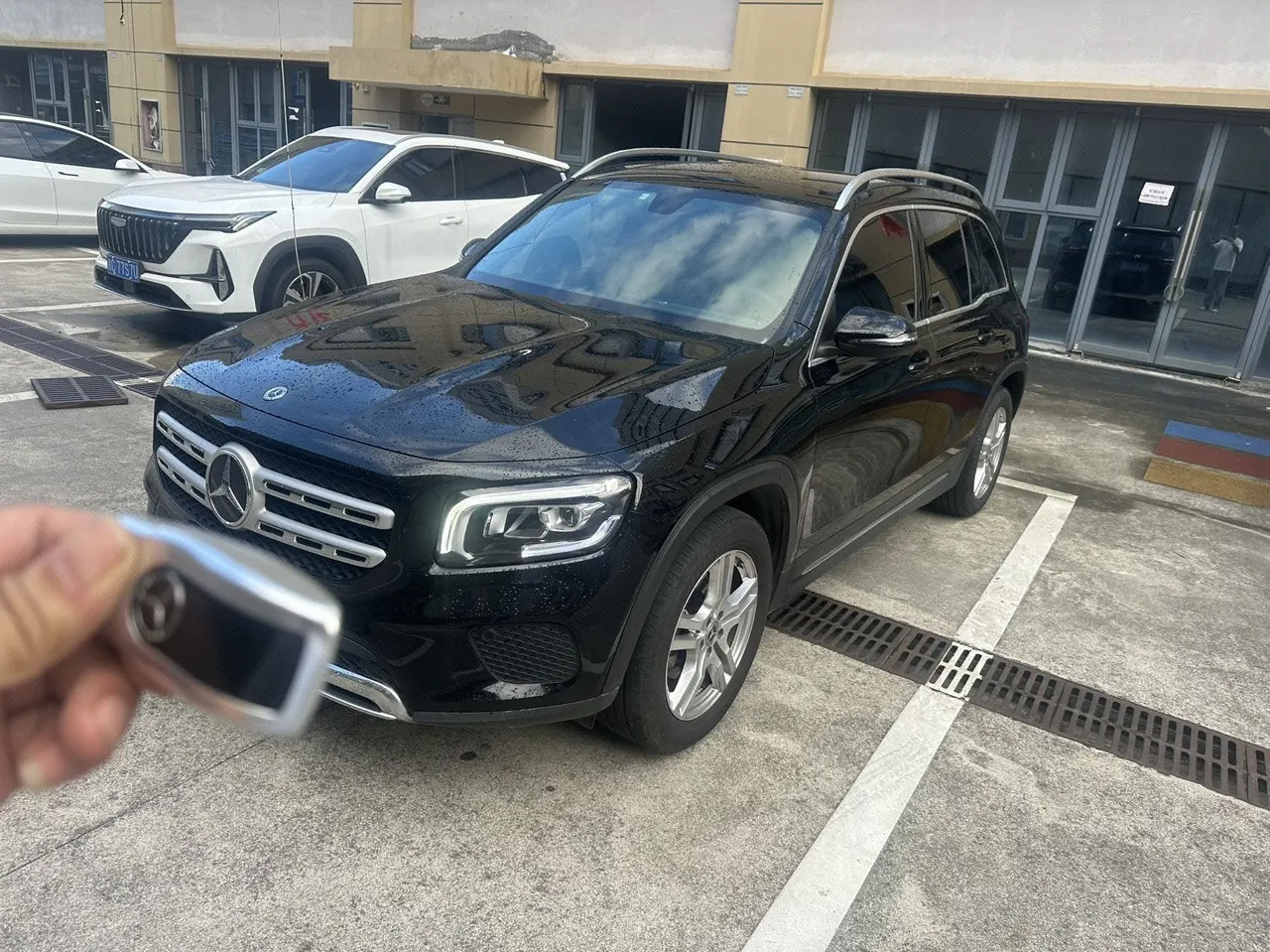 Open image lightbox: Mercedes Benz 2023 GLB 200 1.3T Dynamic Automatic