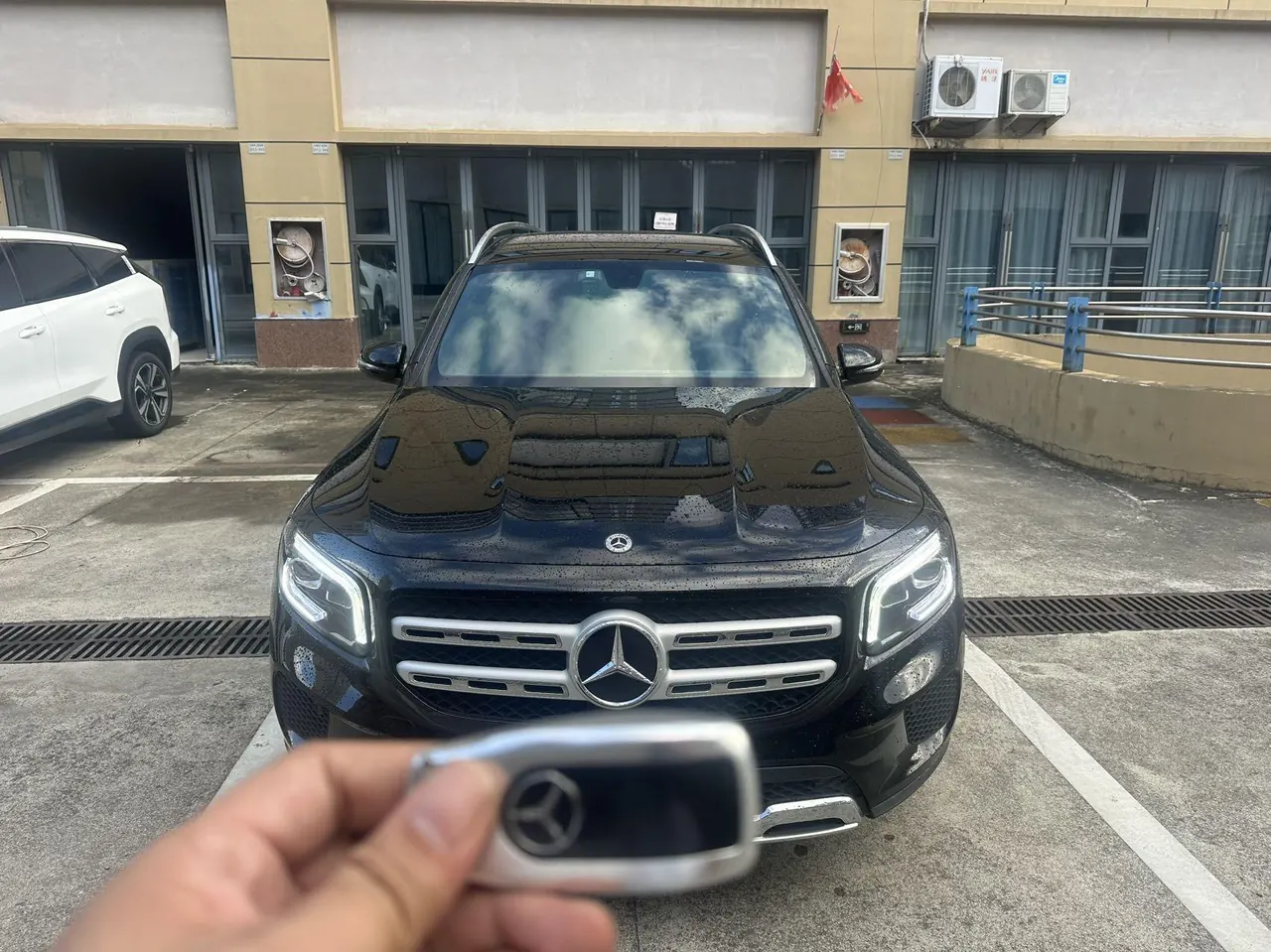Mercedes Benz 2023 GLB 200 1.3T Dynamic Automatic 2