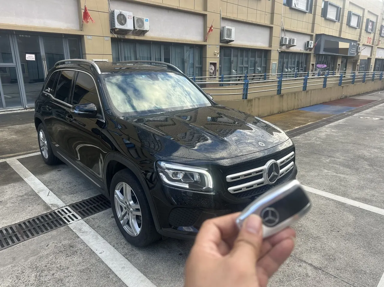 Mercedes Benz 2023 GLB 200 1.3T Dynamic Automatic 3