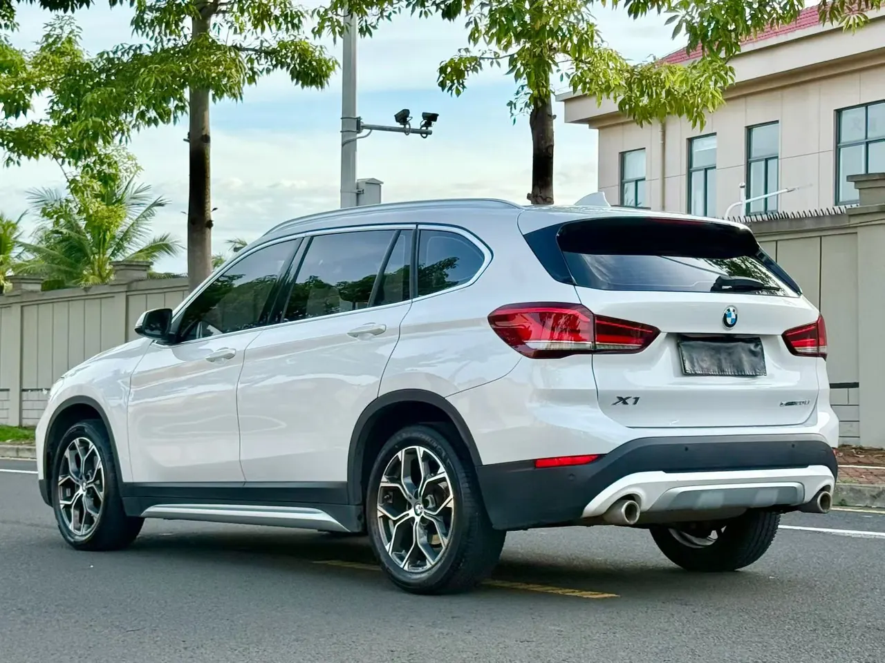 BMW 2021 X1 sDrive20Li 1.5T fashion automatic gear 4