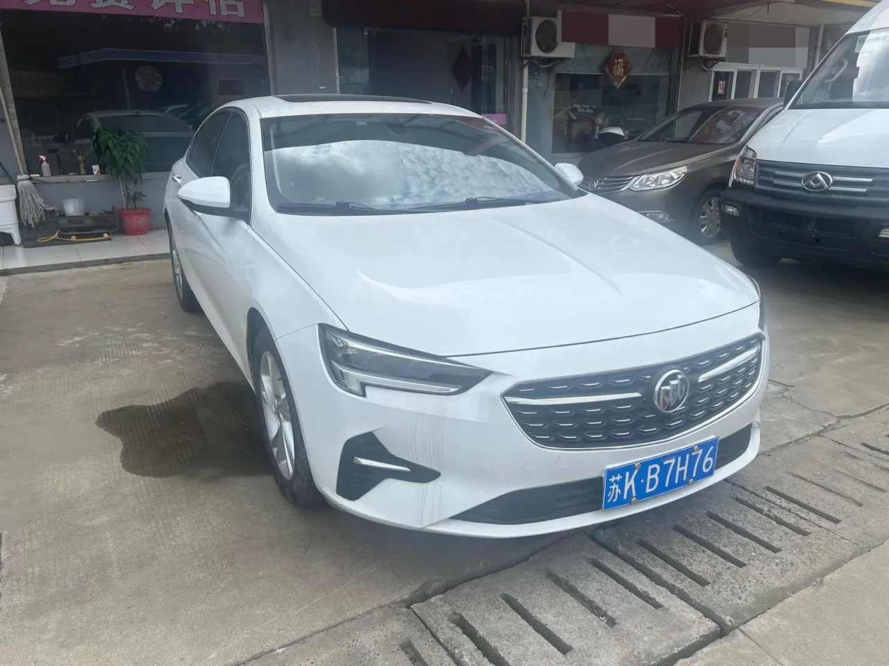 Buick 2020 Regal 1.5T 552T Luxury Automatic Gear 2