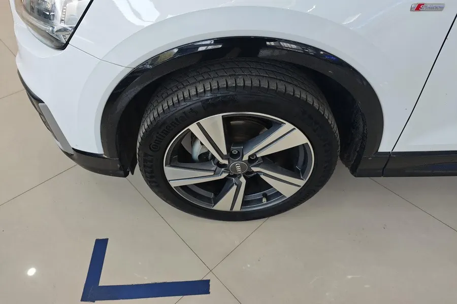 Audi 2020 Q2L 1.4TFSI 35TFSI Aggressive Dynamic Automatic 4