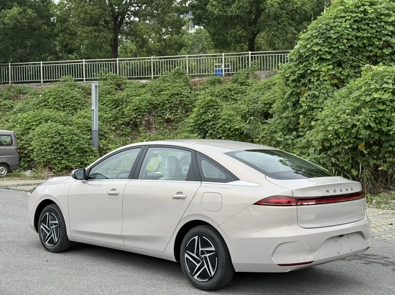 Roewe 2026 i6 1.5 stepless long-term automatic gear 5