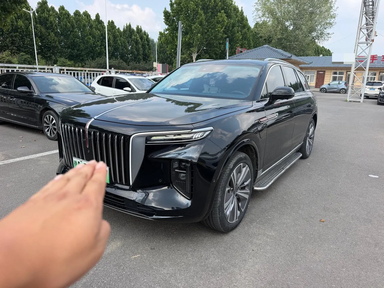 HongQi 2021 E-HS9 Flag Enjoy 6-seat Automatic Gear - View 1