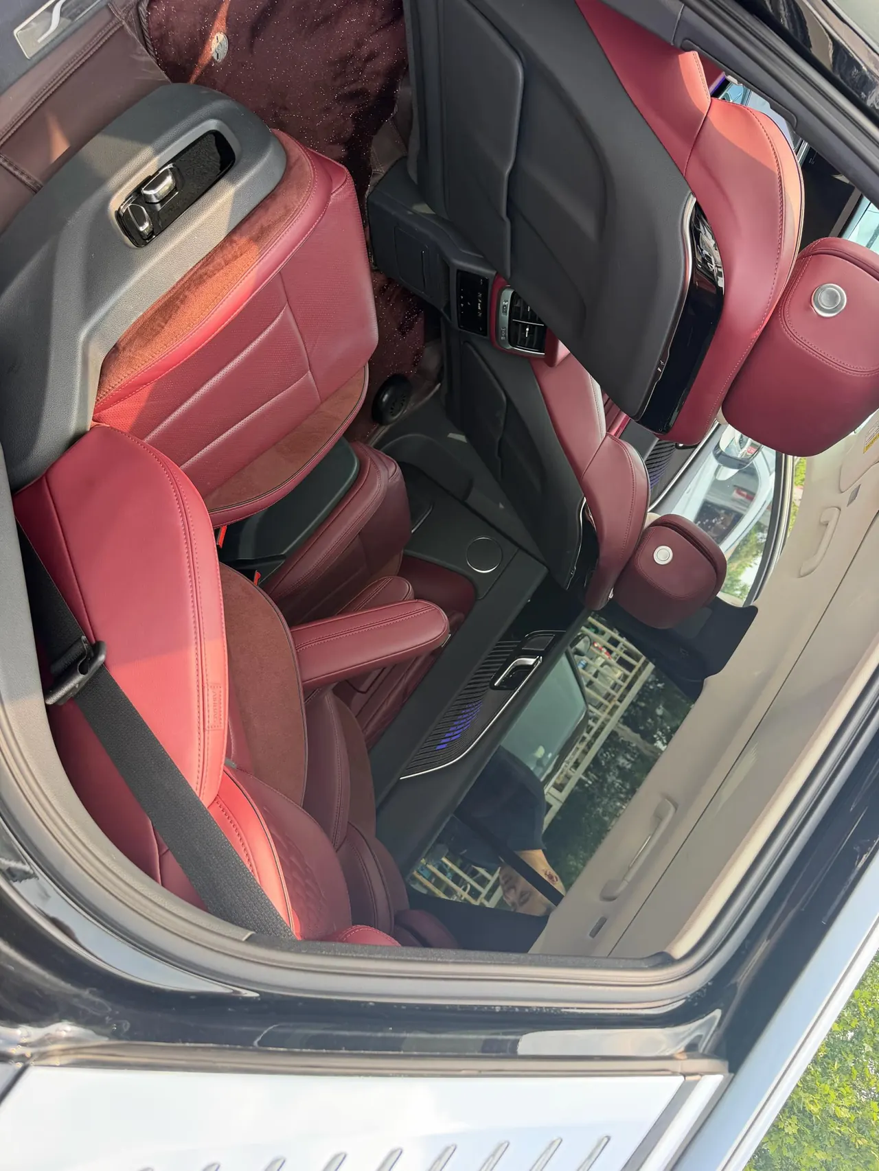 HongQi 2021 E-HS9 Flag Enjoy 6-seat Automatic Gear 3