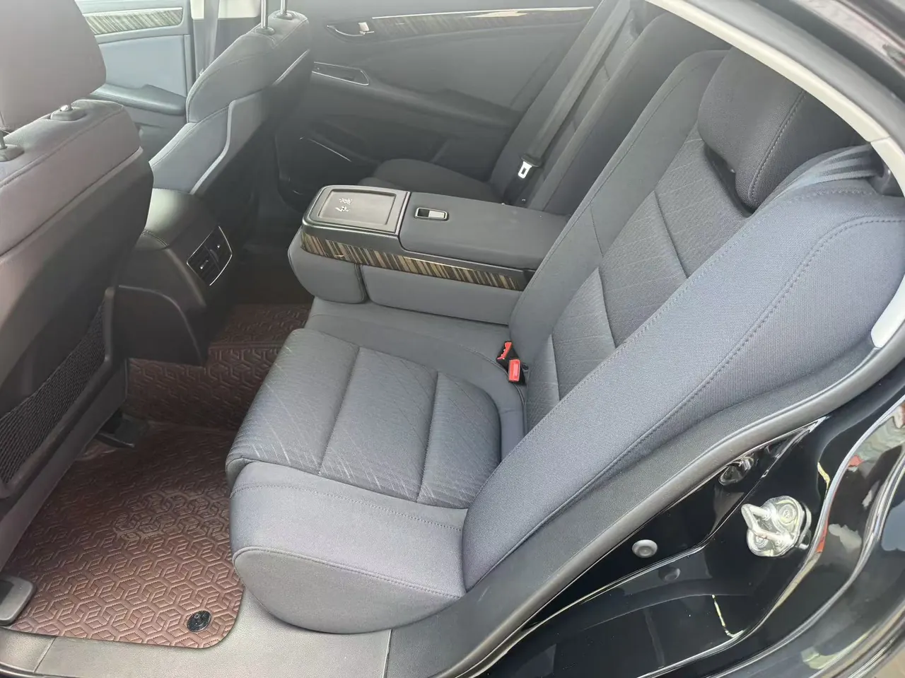 HongQi 2021 H7 1.8T 35T Comfort Edition Automatic Gear 9