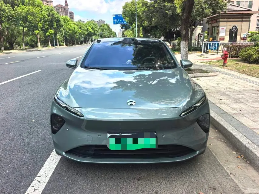 NIO 2023 ET7 75kWh automatic gear 2