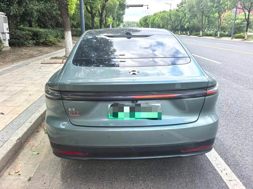 NIO 2023 ET7 75kWh automatic gear 4