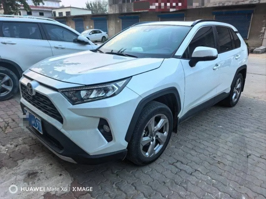 打开图片灯箱:Toyota 2022 RAV4 Rongbo 2.0 Stepless Two-Drive Fashion Plus Edition Automatic Gear
