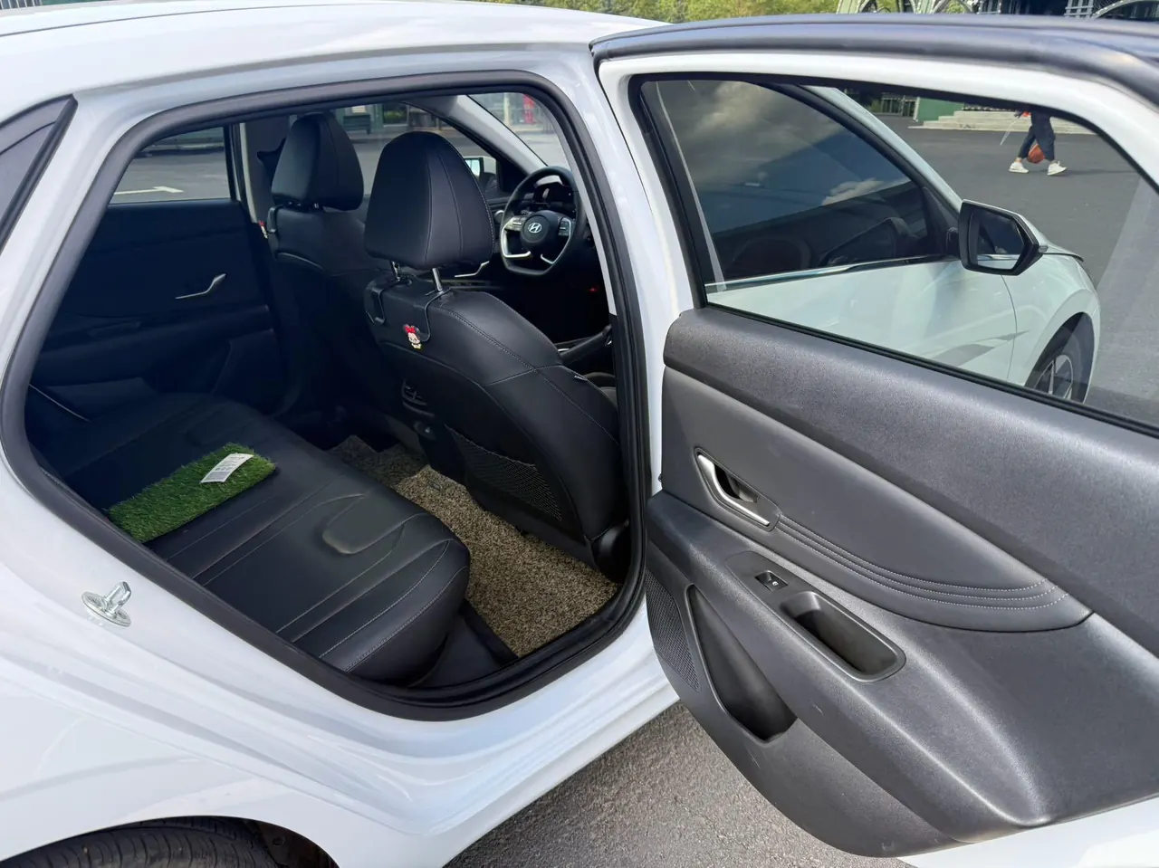 Hyundai 2022 Elantra -3-compartment 1.5 stepless LUX premium automatic gear 11