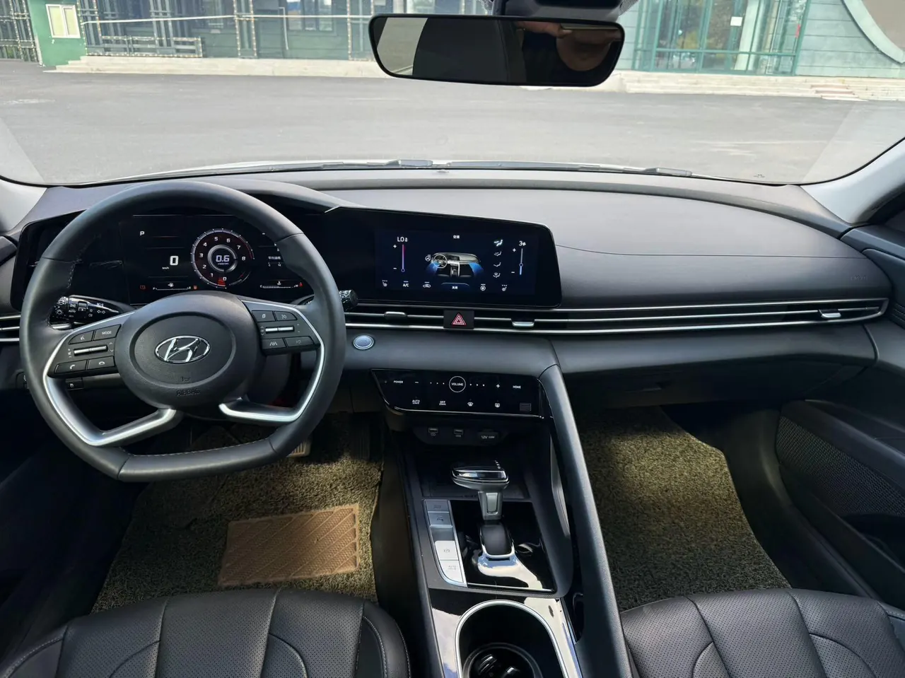 Hyundai 2022 Elantra -3-compartment 1.5 stepless LUX premium automatic gear 14