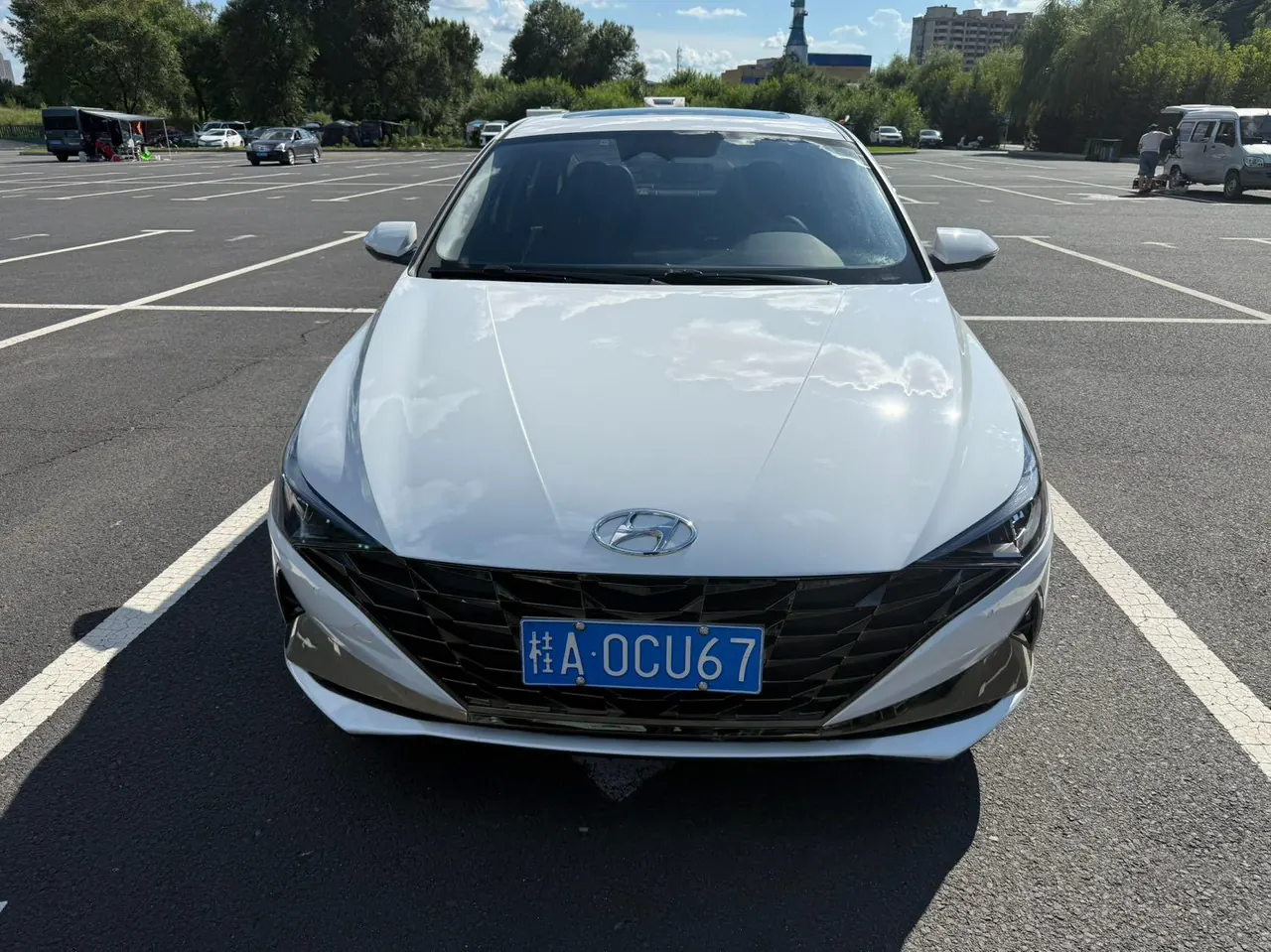 Hyundai 2022 Elantra -3-compartment 1.5 stepless LUX premium automatic gear 2