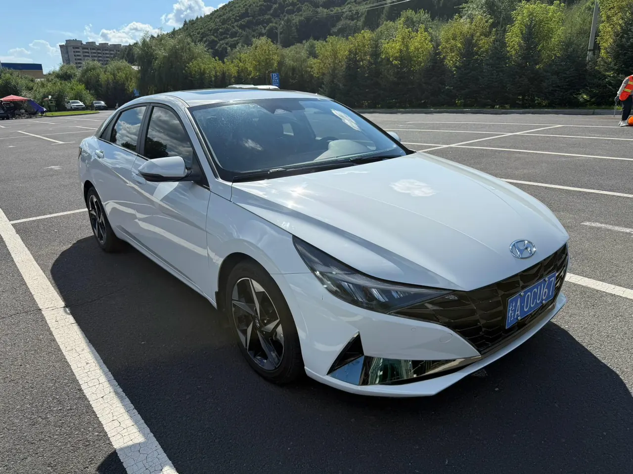 Hyundai 2022 Elantra -3-compartment 1.5 stepless LUX premium automatic gear 3