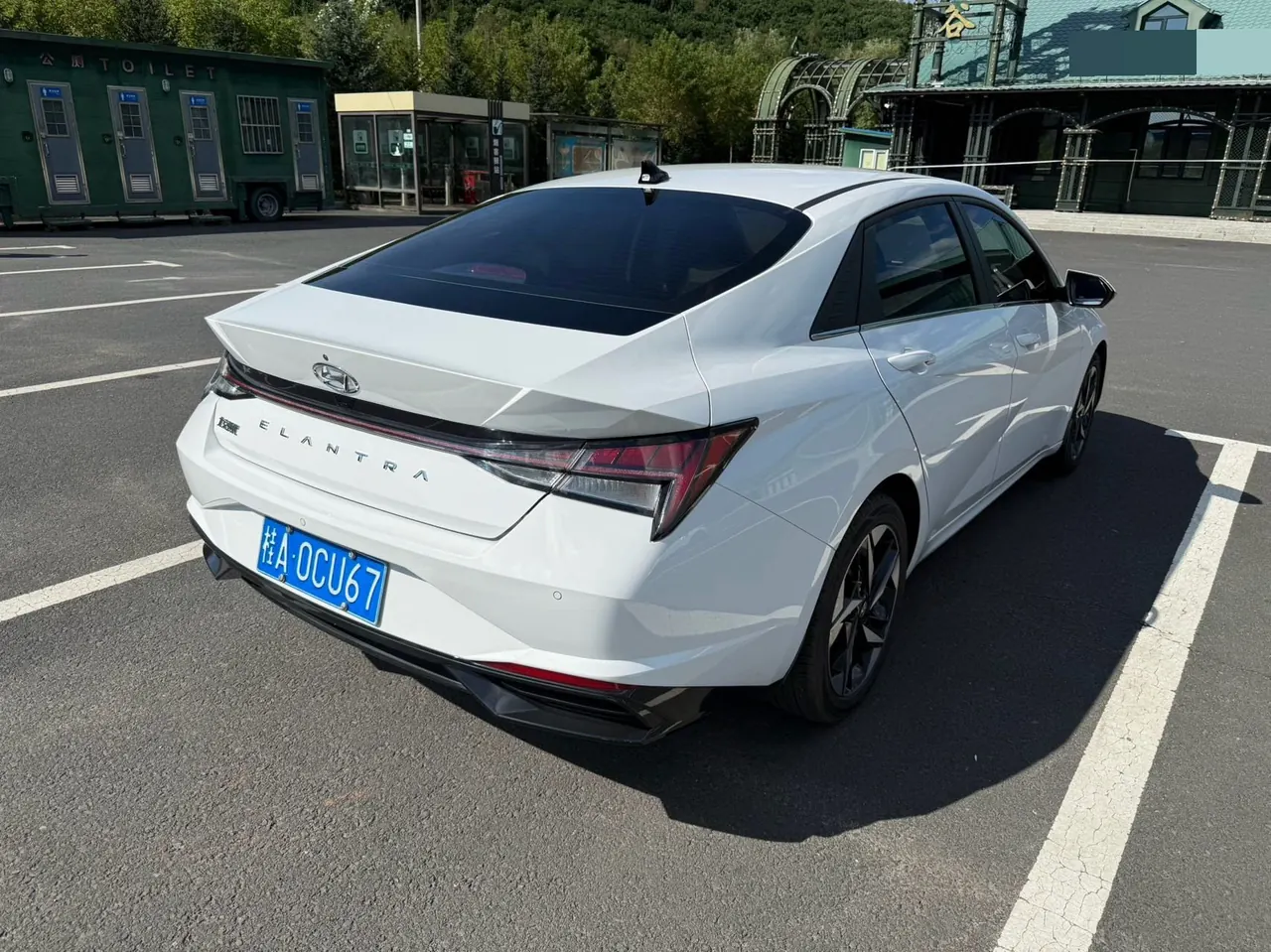Hyundai 2022 Elantra -3-compartment 1.5 stepless LUX premium automatic gear 4