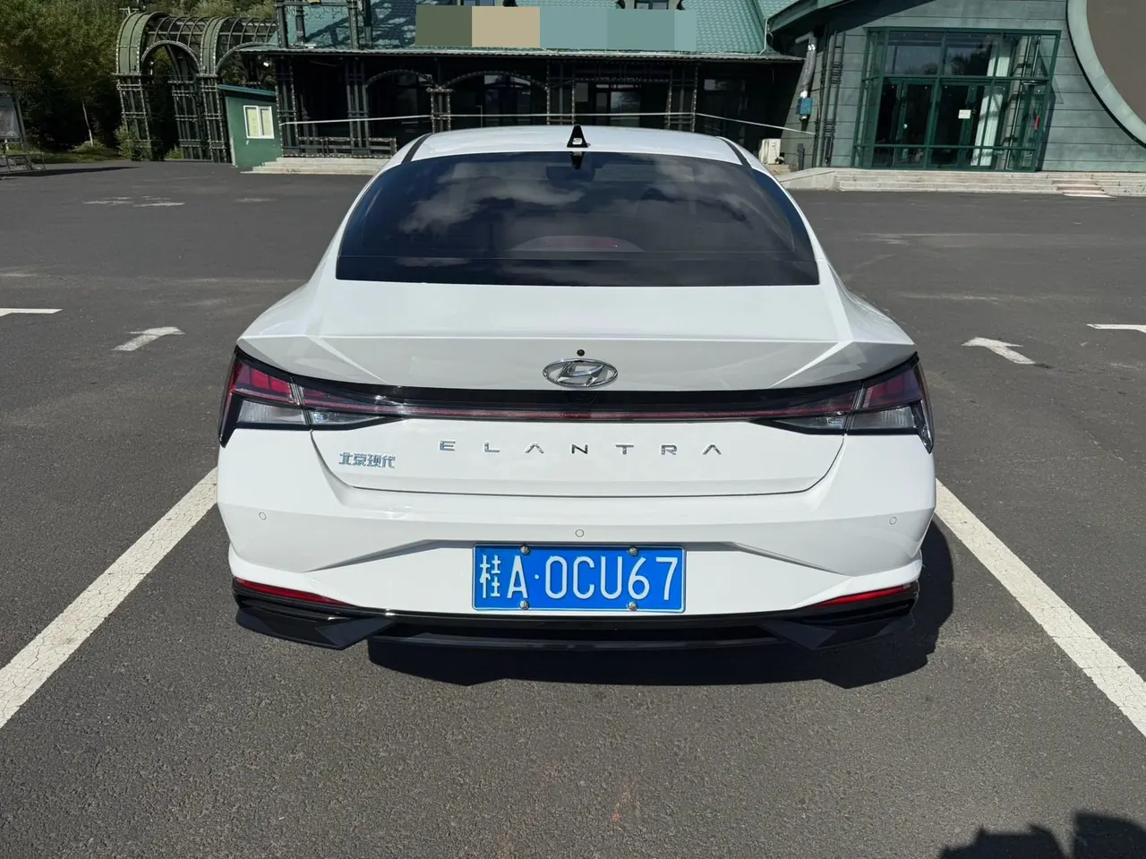 Hyundai 2022 Elantra -3-compartment 1.5 stepless LUX premium automatic gear 5
