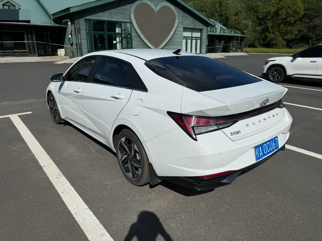 Hyundai 2022 Elantra -3-compartment 1.5 stepless LUX premium automatic gear 6