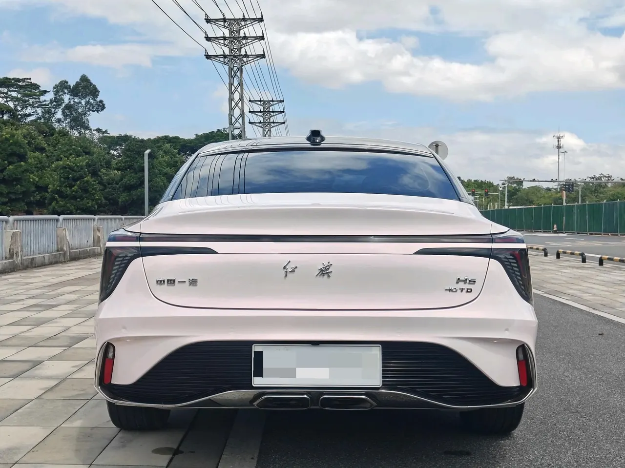 HongQi 2024 H6 2.0T to the United States version of automatic gear 7