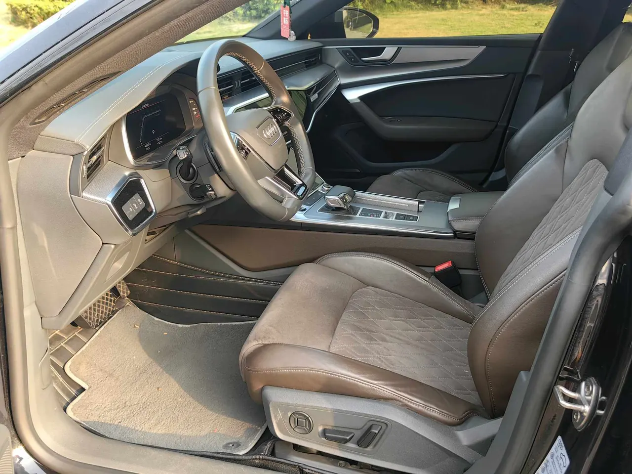 Audi 2022 A7L 2.0TFSI 45TFSI Quattro S-line Knight Automatic 8