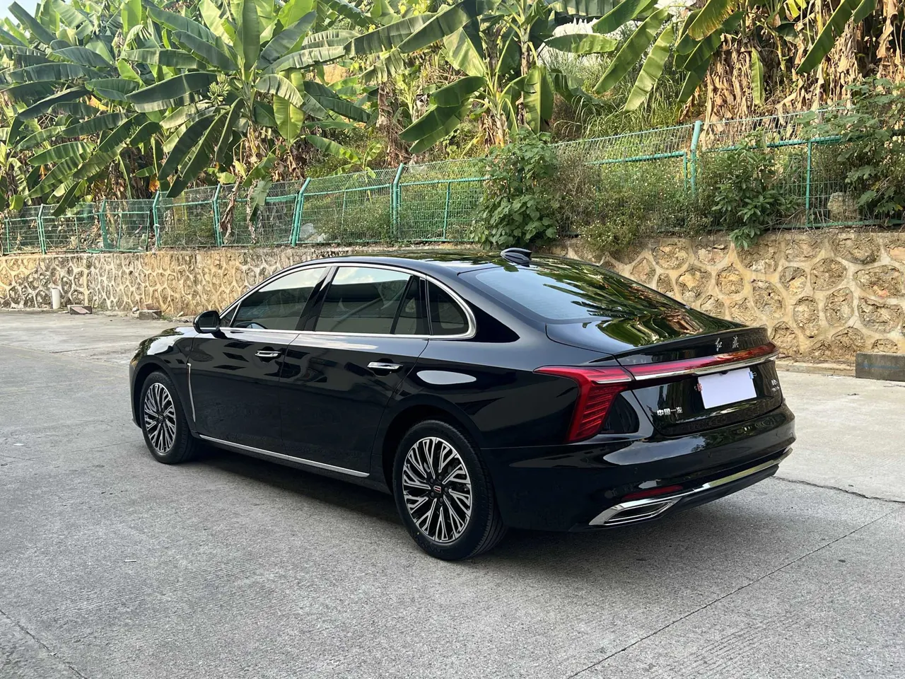 HongQi 2024 H5 2.0T Zhilian Qi Chang Edition Automatic Gear 3