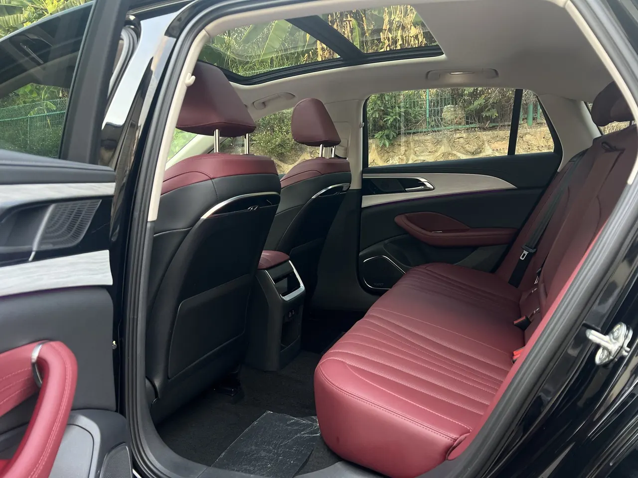 HongQi 2024 H5 2.0T Zhilian Qi Chang Edition Automatic Gear 5