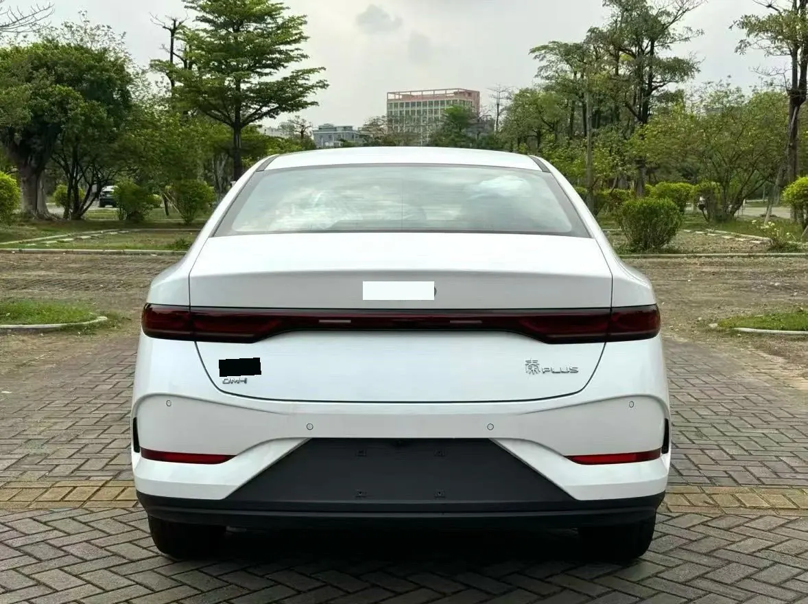BYD 2026 Qin PLUS DM-i 1.5 CVT 128km Entry-Level Automatic 6