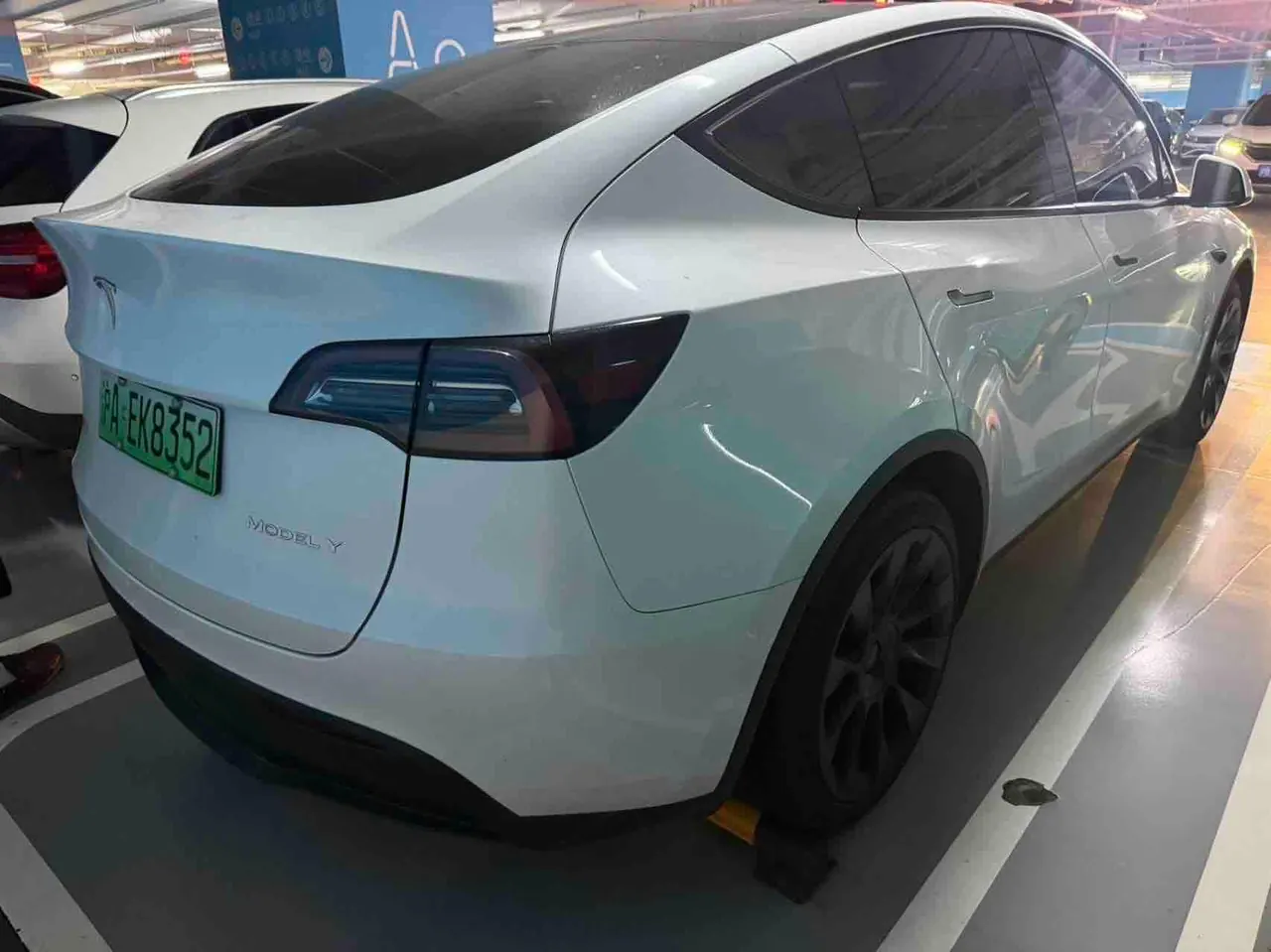 Tesla 2024 Model Y rear-wheel drive version automatic transmission 3