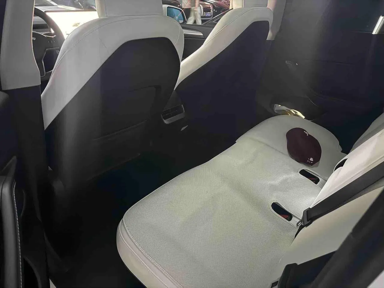Tesla 2024 Model Y rear-wheel drive version automatic transmission 5